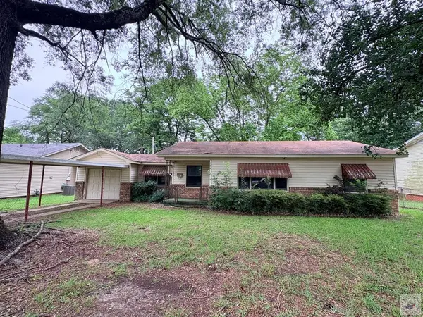 106 Tracola, Texarkana, TX 75501