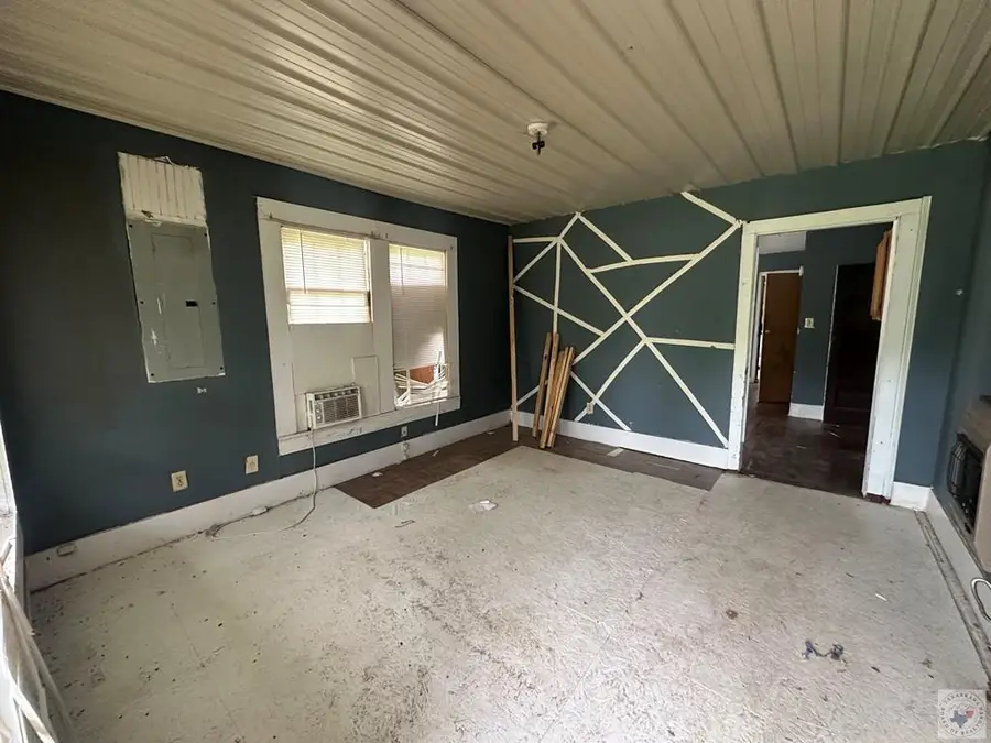 101 S Early St., Linden, TX 75563 - #3
