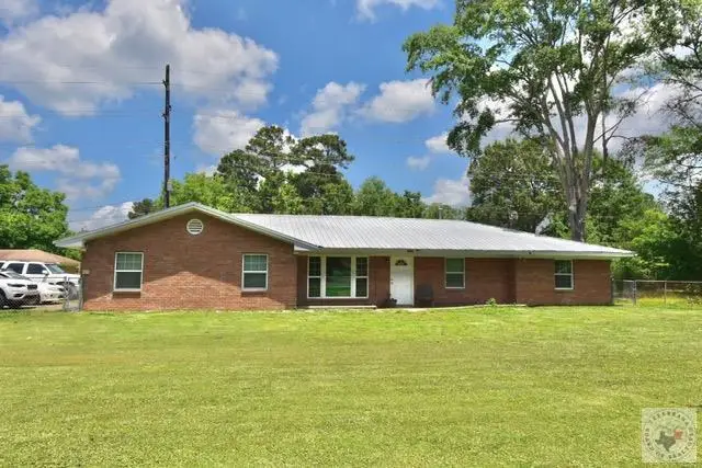 2401 E Avenue B, Hooks, TX 75561 - #2