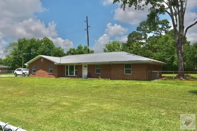 2401 E Avenue B, Hooks, TX 75561 - #3