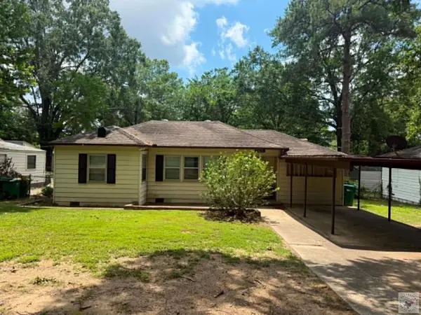 3409 Moore Dr, Texarkana, TX 75501