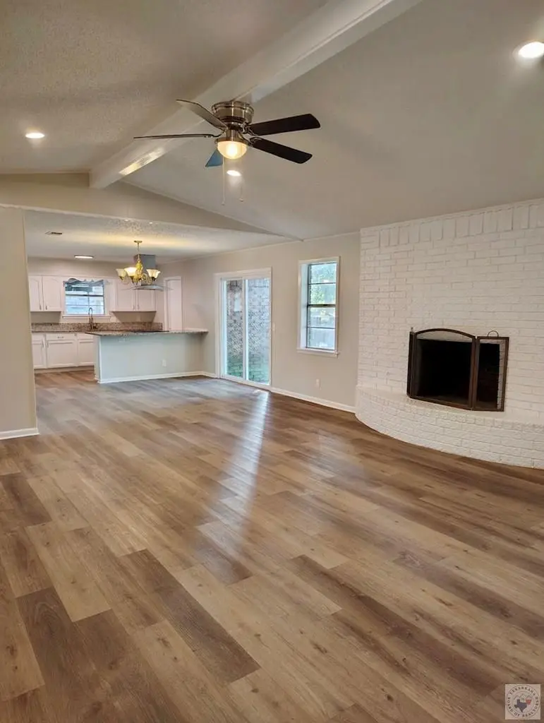 225 E Greenfield Dr, Wake Village, TX 75501 - #3
