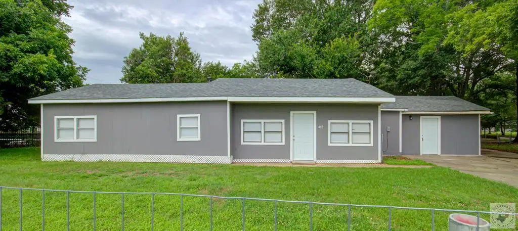405 E 5th St, Hooks, TX 75561 - #1