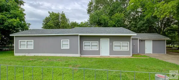 405 E 5th St, Hooks, TX 75561