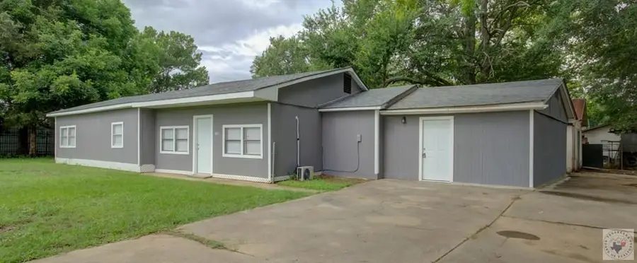 405 E 5th St, Hooks, TX 75561 - #3