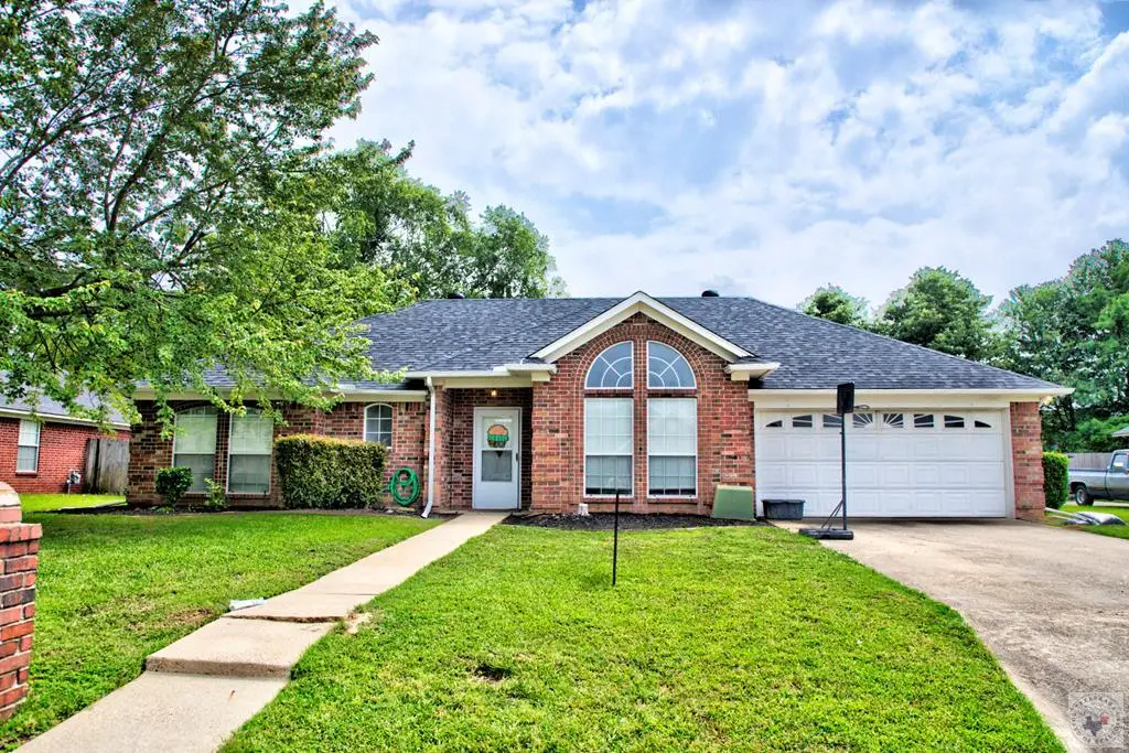 2700 Woodland Oaks Dr., Texarkana, AR 71854 - #1