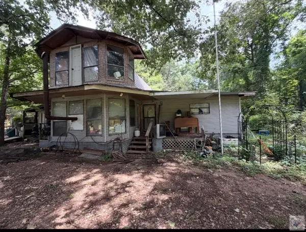 90 Knottingham St, Texarkana, TX 75501