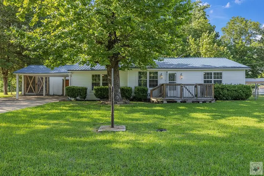 1101 E Avenue A, Hooks, TX 75561 - #2