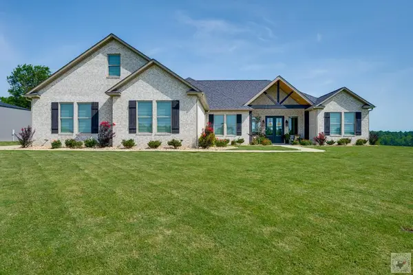 51 Hilltop Rd, Texarkana, TX 75501