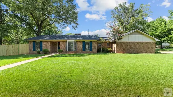 6213 Polly Dr, Texarkana, TX 75503