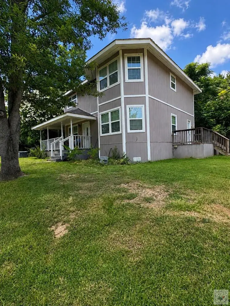 615 E. Browning St., De Kalb, TX 75559 - #2