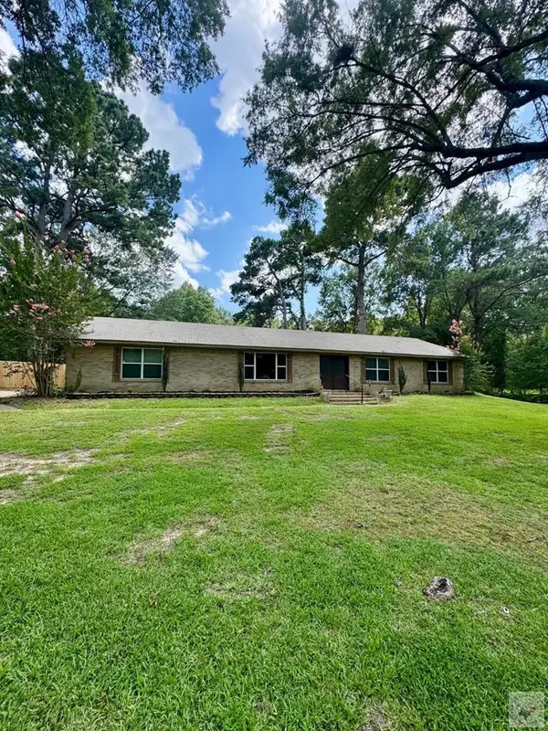 106 Skylark Dr., Texarkana, TX 75503