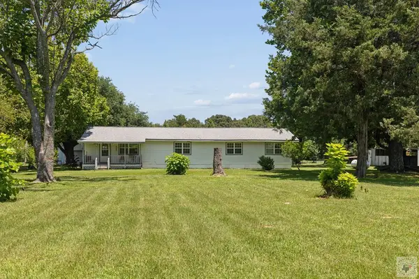 180 County Road 4255, DeKalb, TX 75559