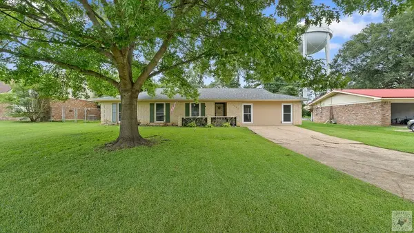 341 W Greenfield, Wake Village, TX 75501