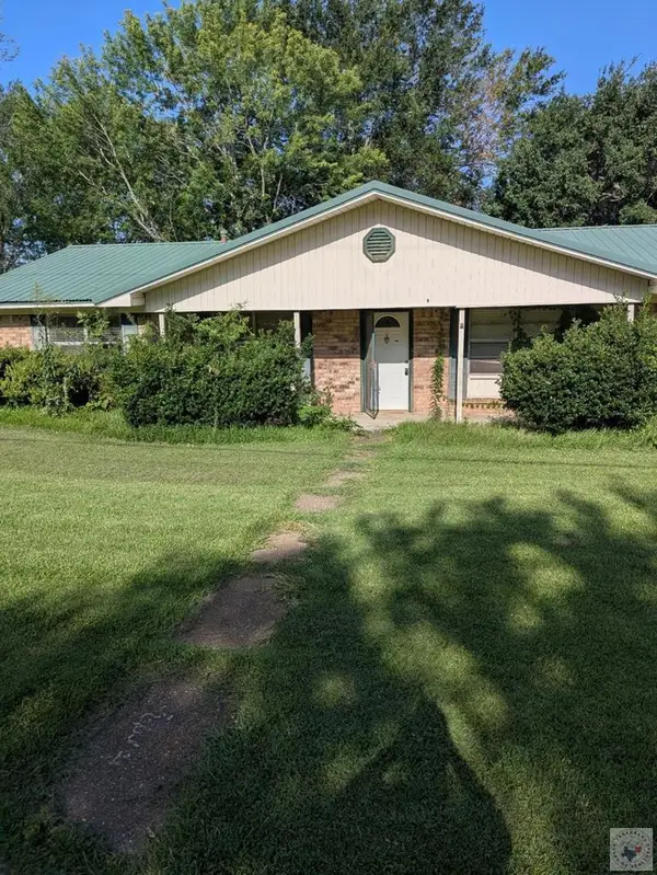 203 Rex Avenue, Hooks, TX 75561