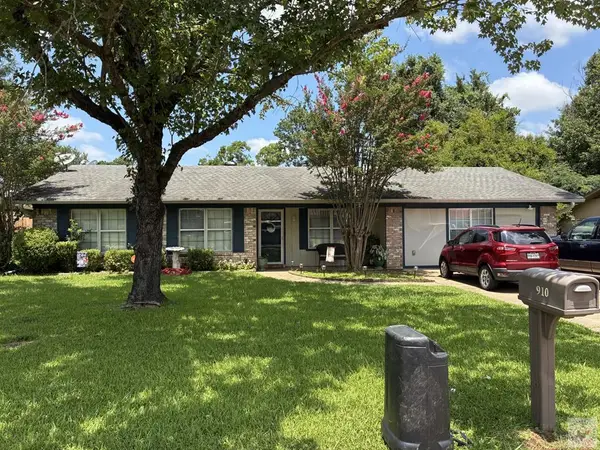 910 Japonica, Wake Village, TX 75501
