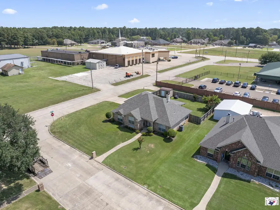 60 Fernwood Dr, Texarkana, TX 75503 - #3