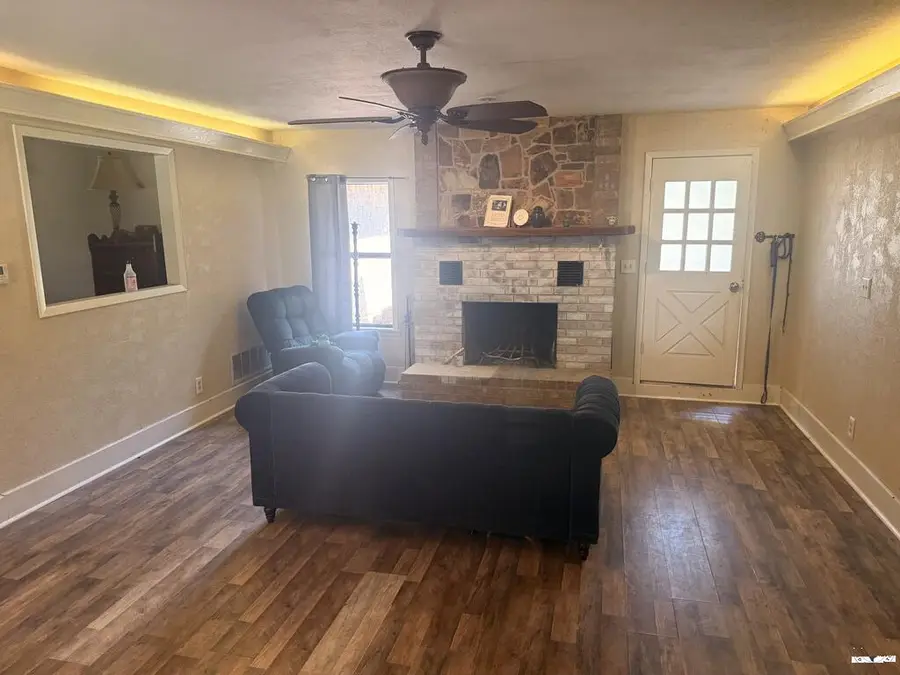901 Peach Tree Parkway, Omaha, TX 75571 - #2