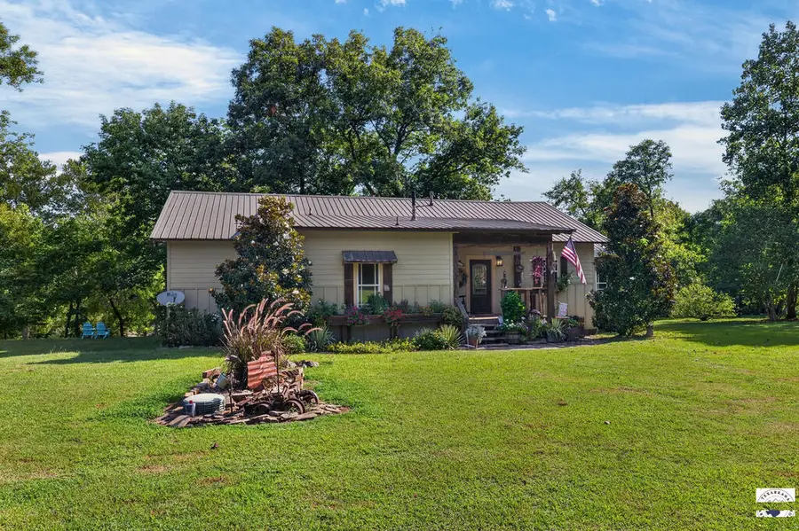 1060 Vaughn Rd, Glenwood, AR 71943 - #3