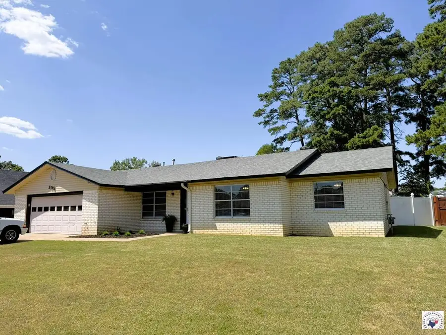 305 Northcrest Dr, Wake Village, TX 75503 - #2