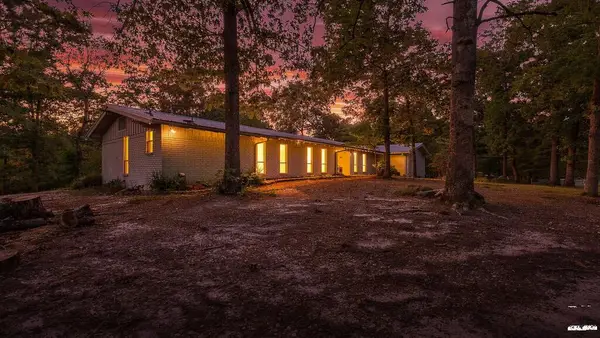 323 Cherokee Trail, Texarkana, AR 71854