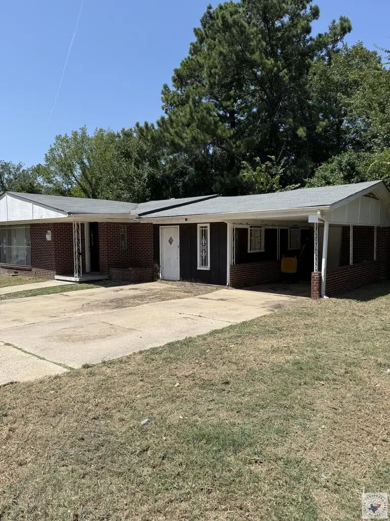 2218 W 17th, Texarkana, TX 75501 - #1