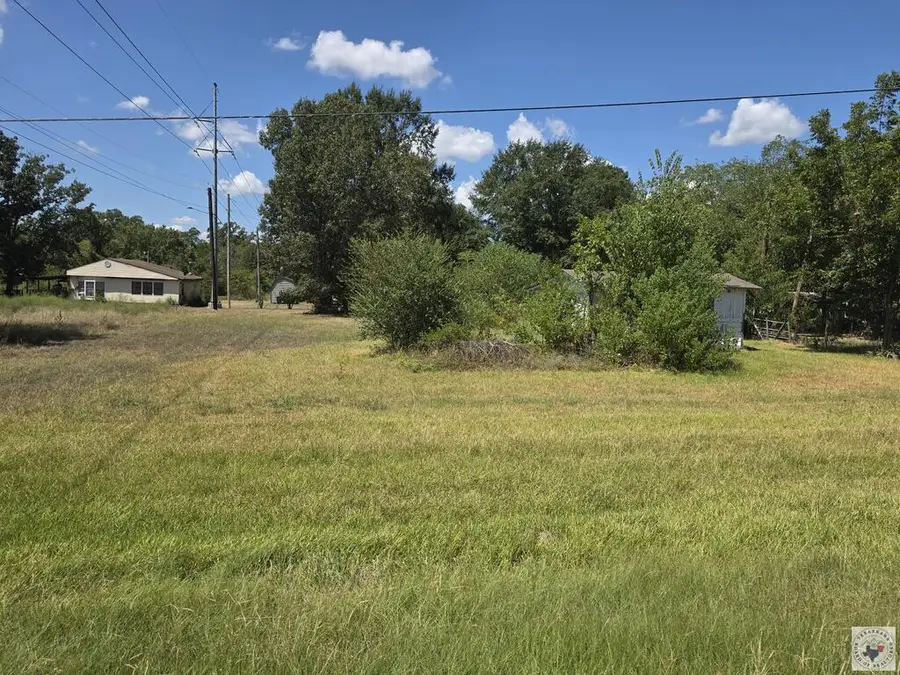 921 Randall Plattner, Hooks, TX 75561 - #2