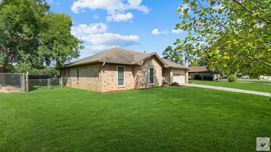 2 Autumn Cir., Texarkana, TX 75501 - #2