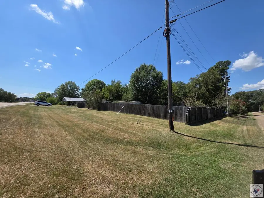 315 Lone Star Rd, Hooks, TX 75561 - #3