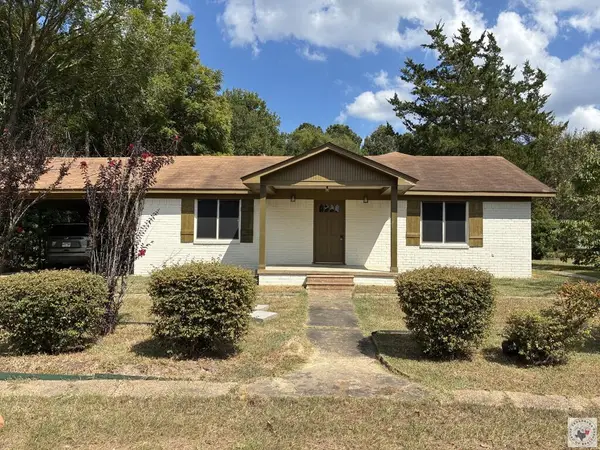 554 N Pecan St, Nash, TX 75569