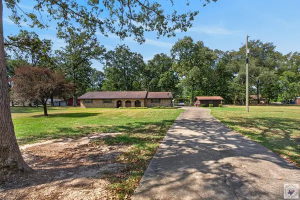 213 Andrews, Hooks, TX 75561