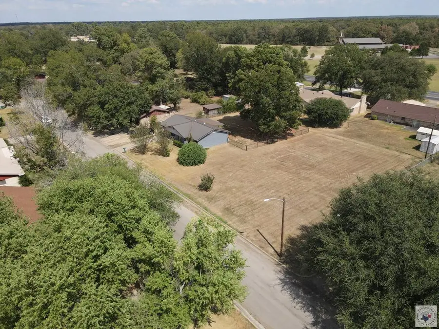 105 Pecan Dr, New Boston, TX 75570 - #3