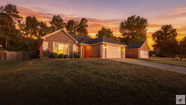 5005 Hidden Acre Dr, Texarkana, TX 75503