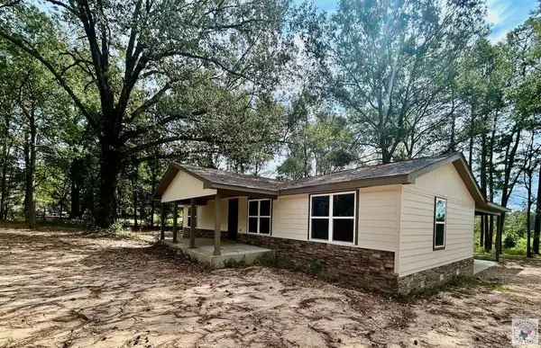 229 West St, Douglassville, TX 75560