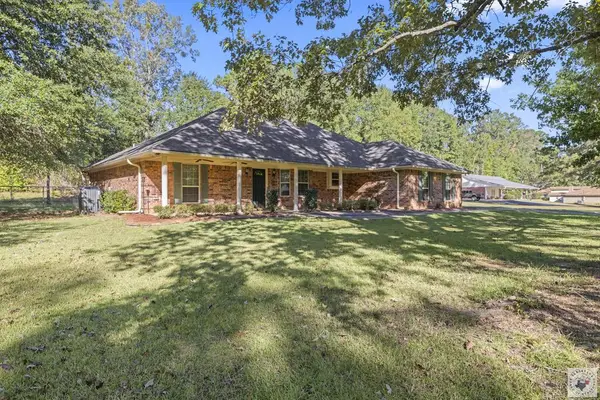 7 Oak Forest Ln, Texarkana, TX 75501