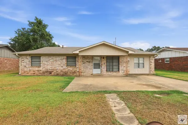 1705 Plantivigne Dr, Texarkana, TX 75501