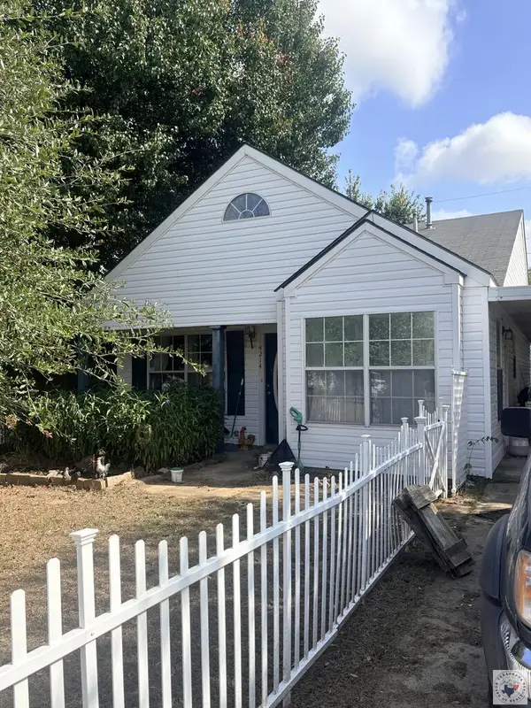 4214 Savannah Cir, Texarkana, TX 78154