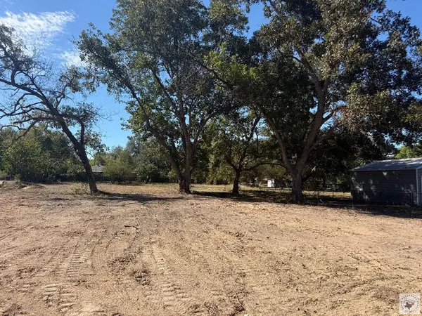 609 S Center, New Boston, TX 75570