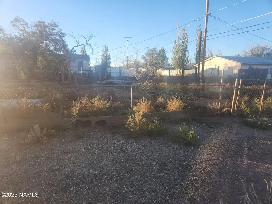 415 S Edwin Avenue, Winslow, AZ 86047 - Image #2