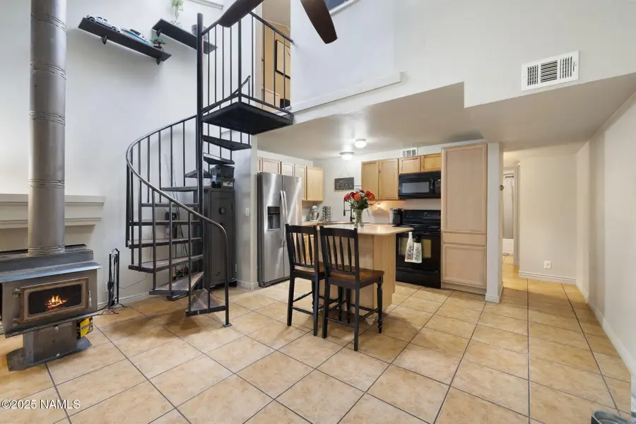 6401 N Saint Nicholas Circle, Flagstaff, AZ 86004 - Image #2