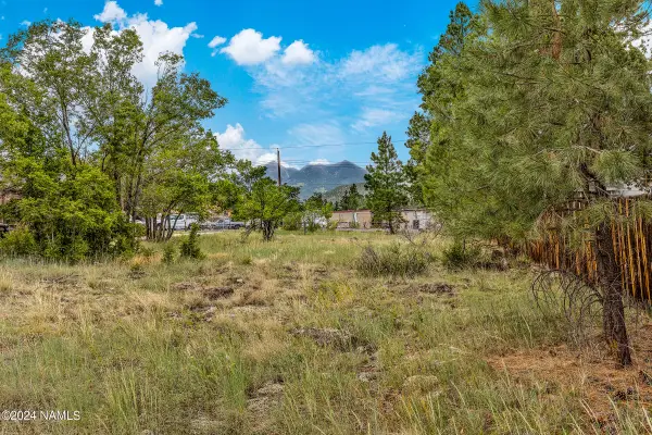 261 W Oak Avenue, Flagstaff, AZ 86001
