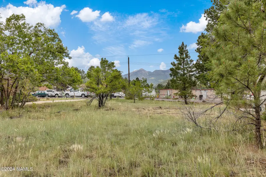 261 W Oak Avenue, Flagstaff, AZ 86001 - Image #2