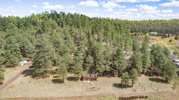 3753 Happy Trails Drive, Flagstaff, AZ 86005