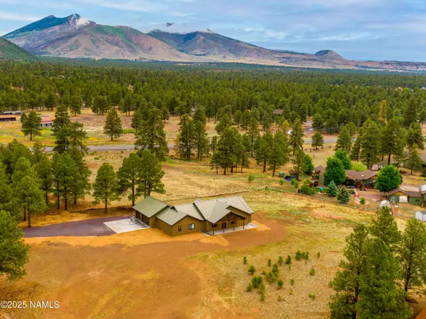 8441 N Fleming Drive, Flagstaff, AZ 86004
