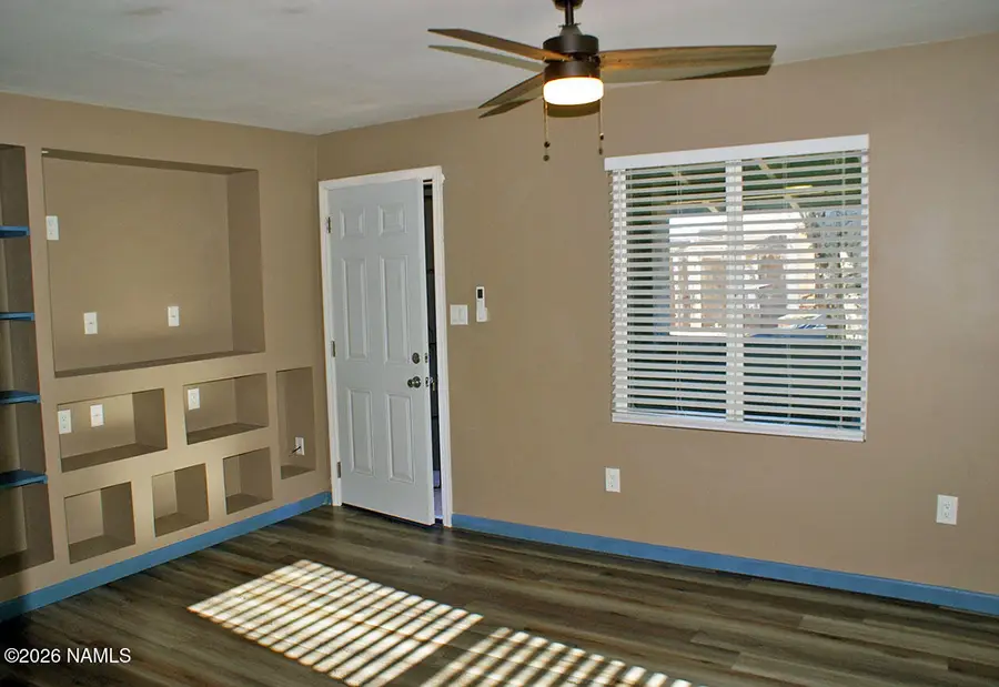 311 N Warren Avenue, Winslow, AZ 86047 - Image #2