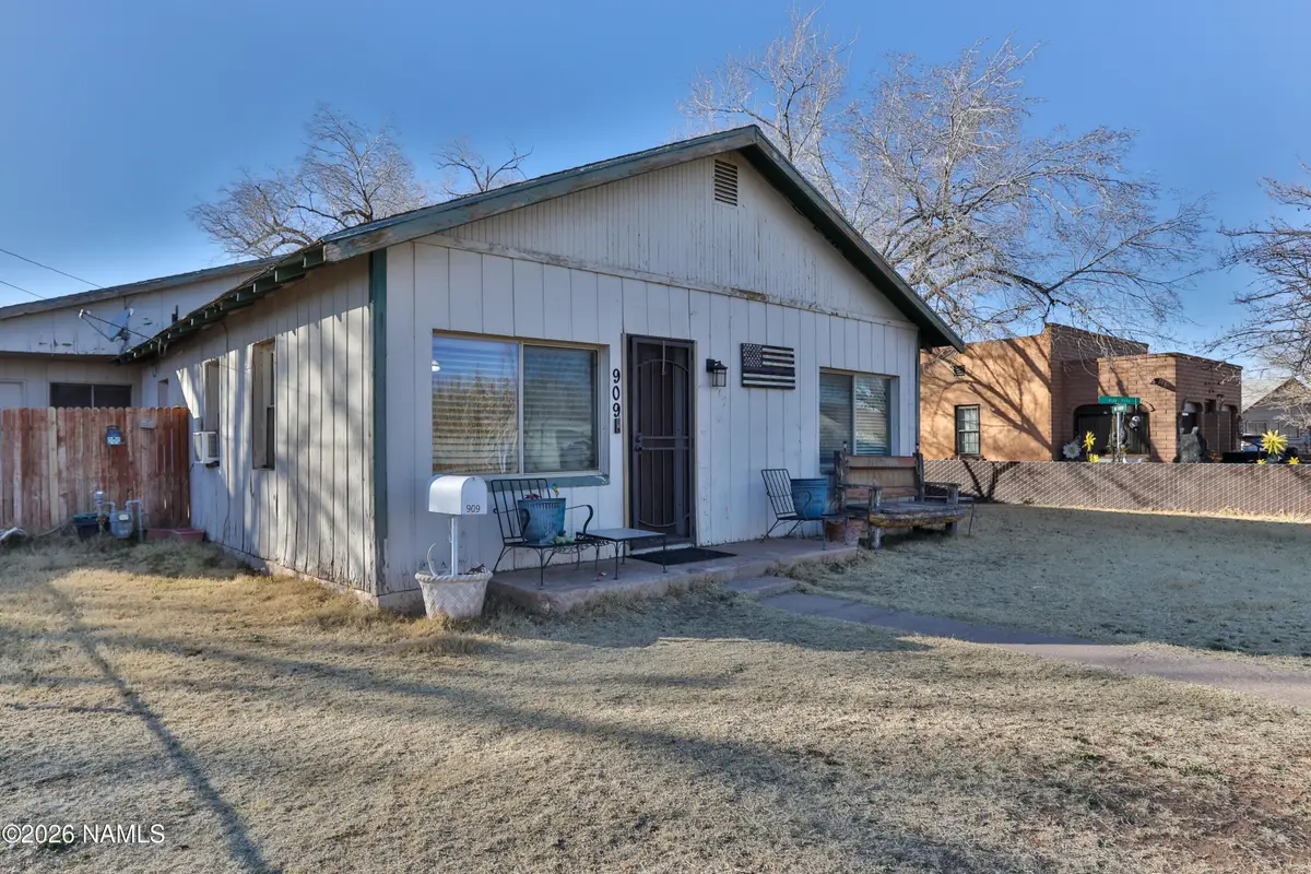 909 N Park Drive, Winslow, AZ 86047 - #1