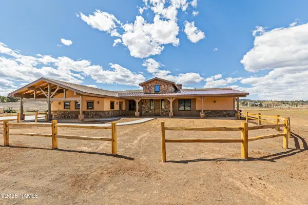 6570 Meadows Lane, Flagstaff, AZ 86004