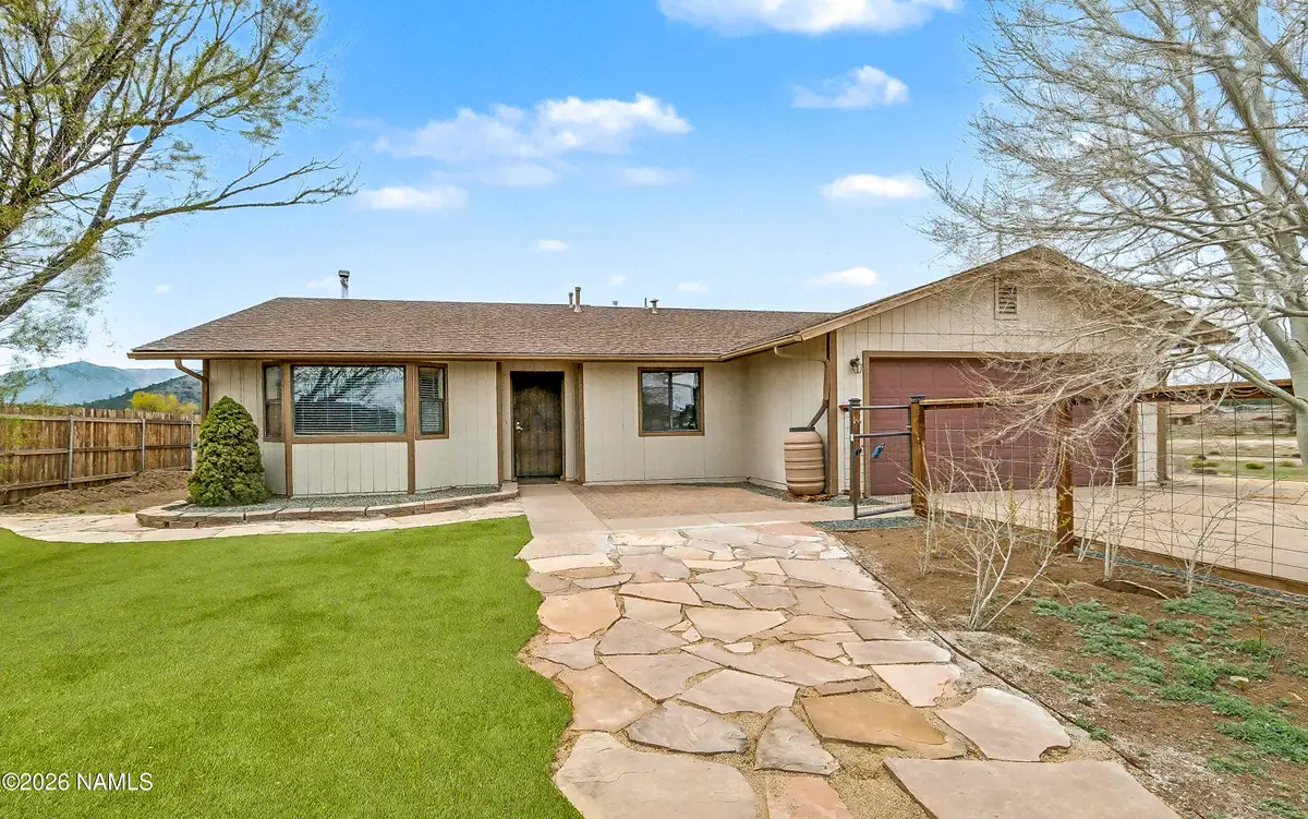 10145 N Aurora Drive, Flagstaff, AZ 86004 - #1