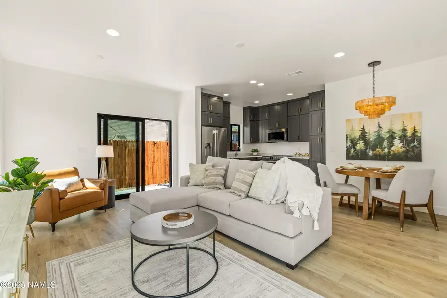 302 W Oak Avenue, Flagstaff, AZ 86001 - #2