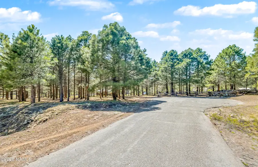 2725 W Creighton Drive, Flagstaff, AZ 86001 - #2